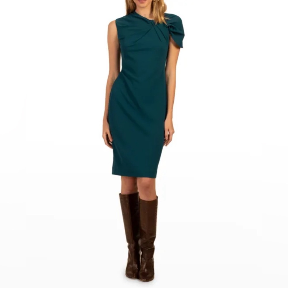 NWT -Trina Turk
Keshi Pleated One-Sleeve Bodycon Dress
